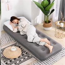 Inflatable mattress is used as a floor-laying bed for children to sleep directly on the ground as a moisture-proof outdoor air mattress.