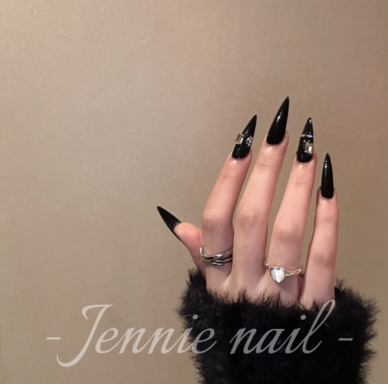 Handmade Press-On Nails, European and American Style, Black with Sparkling Rhinestones, Medium-Length, Dark Style Nail Art, Suitable for Brides and Pregnant Women, Removable