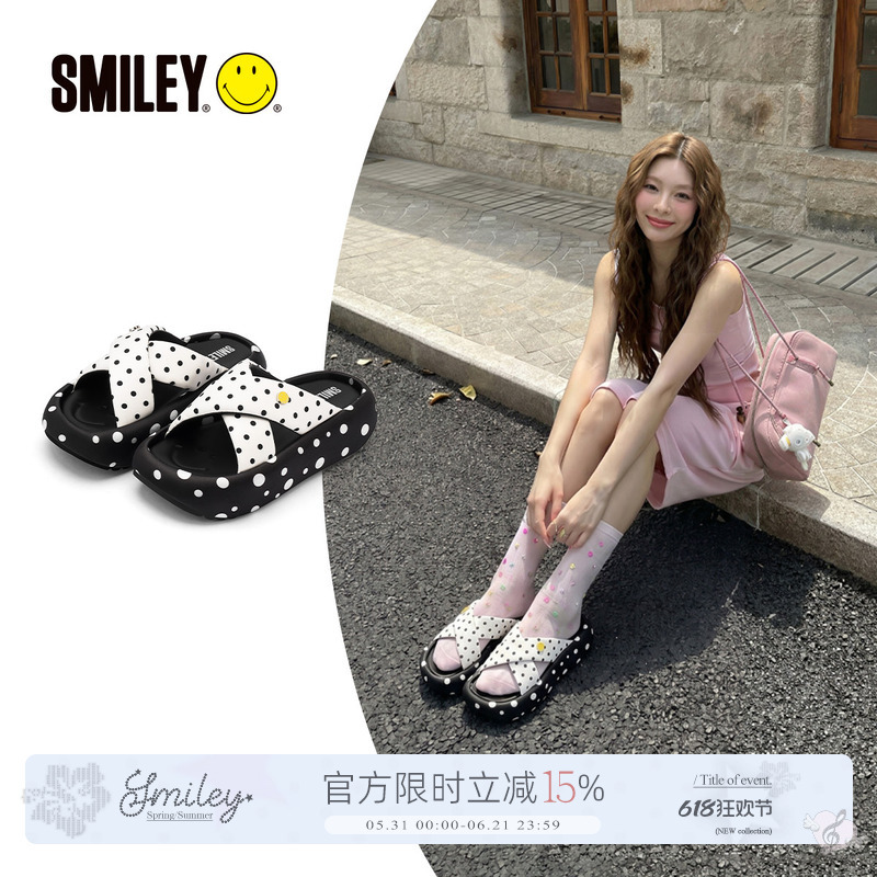 Smiley Smiley Face White and Black Polka Dot Bread-Shaped Cross-Strap Summer New Thick-Soled Height-Increasing Beach Casual Slippers Smiley Smiley Face White and Black Polka Dot Bread-Shaped Cross-Strap Summer New Thick-Soled Height-Increasing Beach Casual Slippers