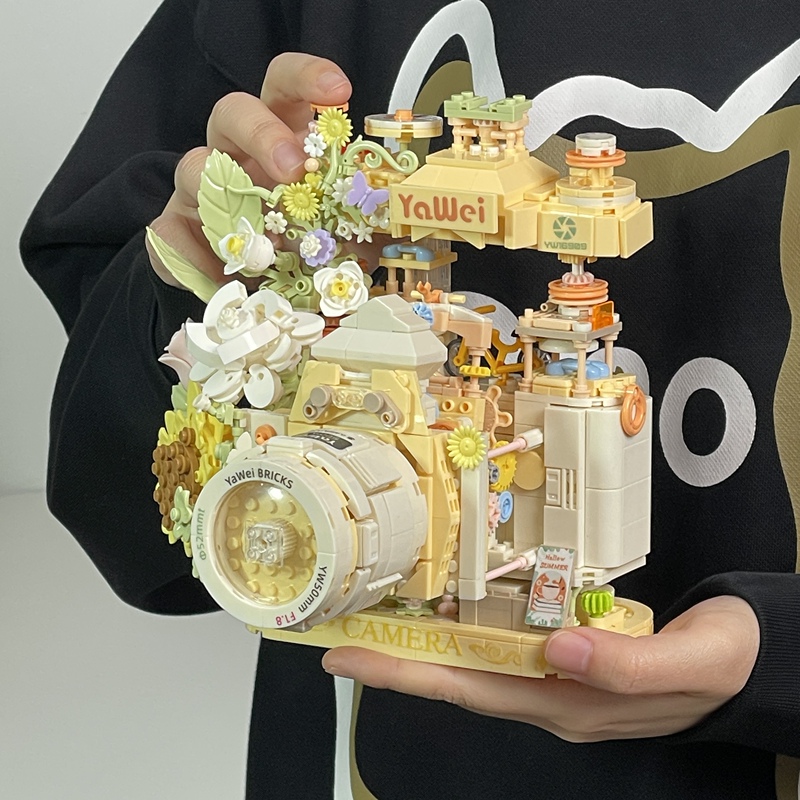 Camera Building Blocks Assembled into Flowers, Small Particles 3D Stereo Puzzle, Eternal Flower Girl Series, Popular Teacher's Day Gift