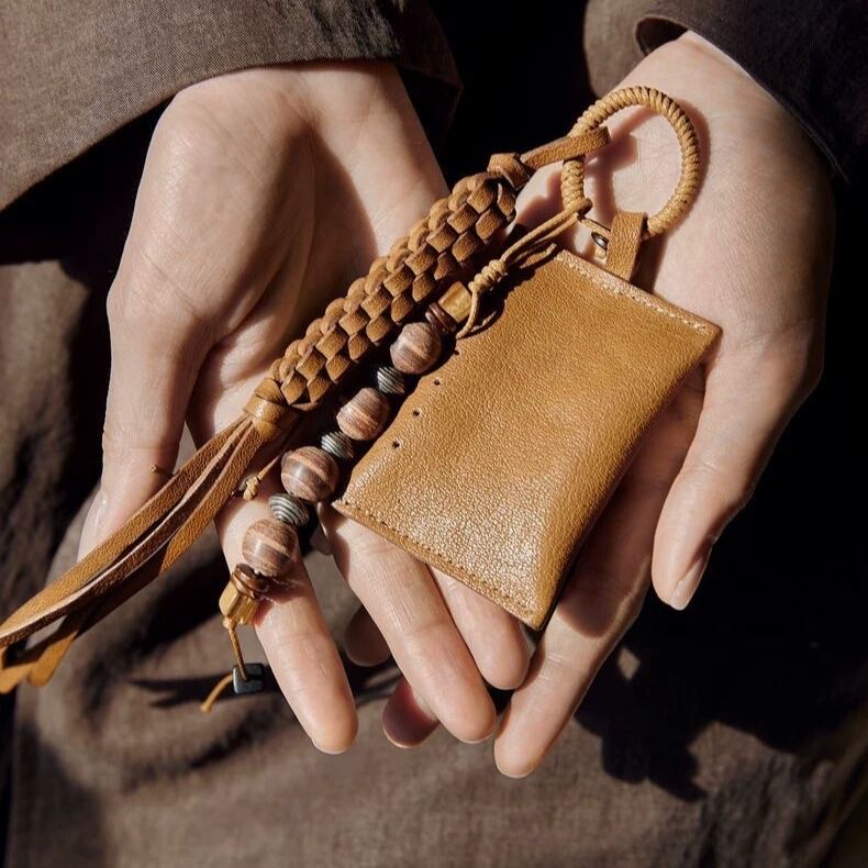 Vegetable-Tanned Cowhide Small Pillow-Shaped Bag Charm, Unisex Casual Versatile Pendant, Blessing Gift Bag Accessory Vegetable-Tanned Cowhide Small Pillow-Shaped Bag Charm, Unisex Casual Versatile Pendant, Blessing Gift Bag Accessory