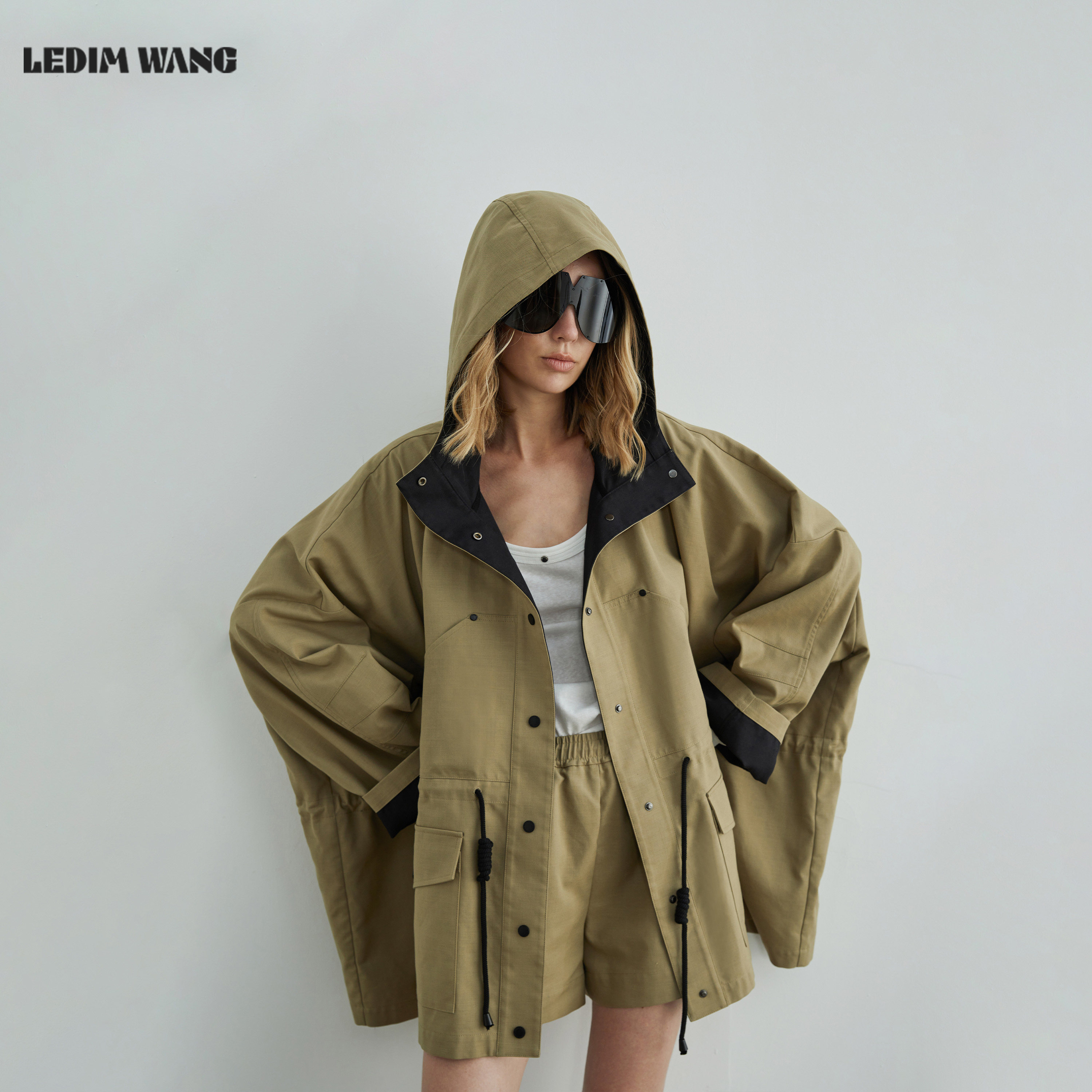 [Тот же стиль, что и у звезды] LEDIM WANG, двухцветная широкая ветровка с капюшоном цвета хаки, женский осенний топ нового стиля 25 Изображение 1