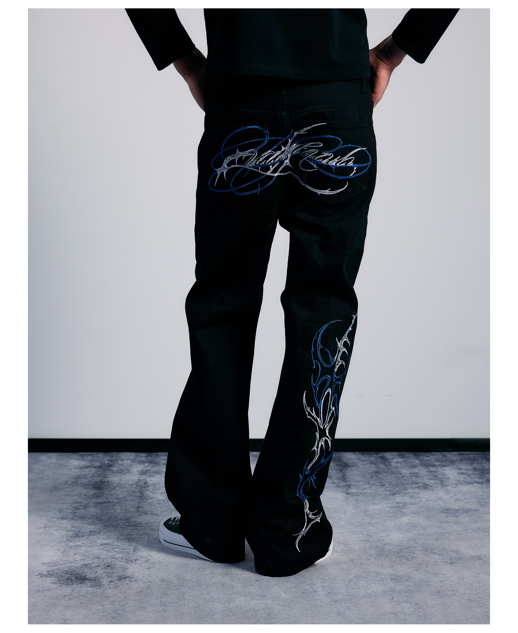 PAIKI Ice Blue Thorn Embroidered 13oz Straight-Leg Jeans