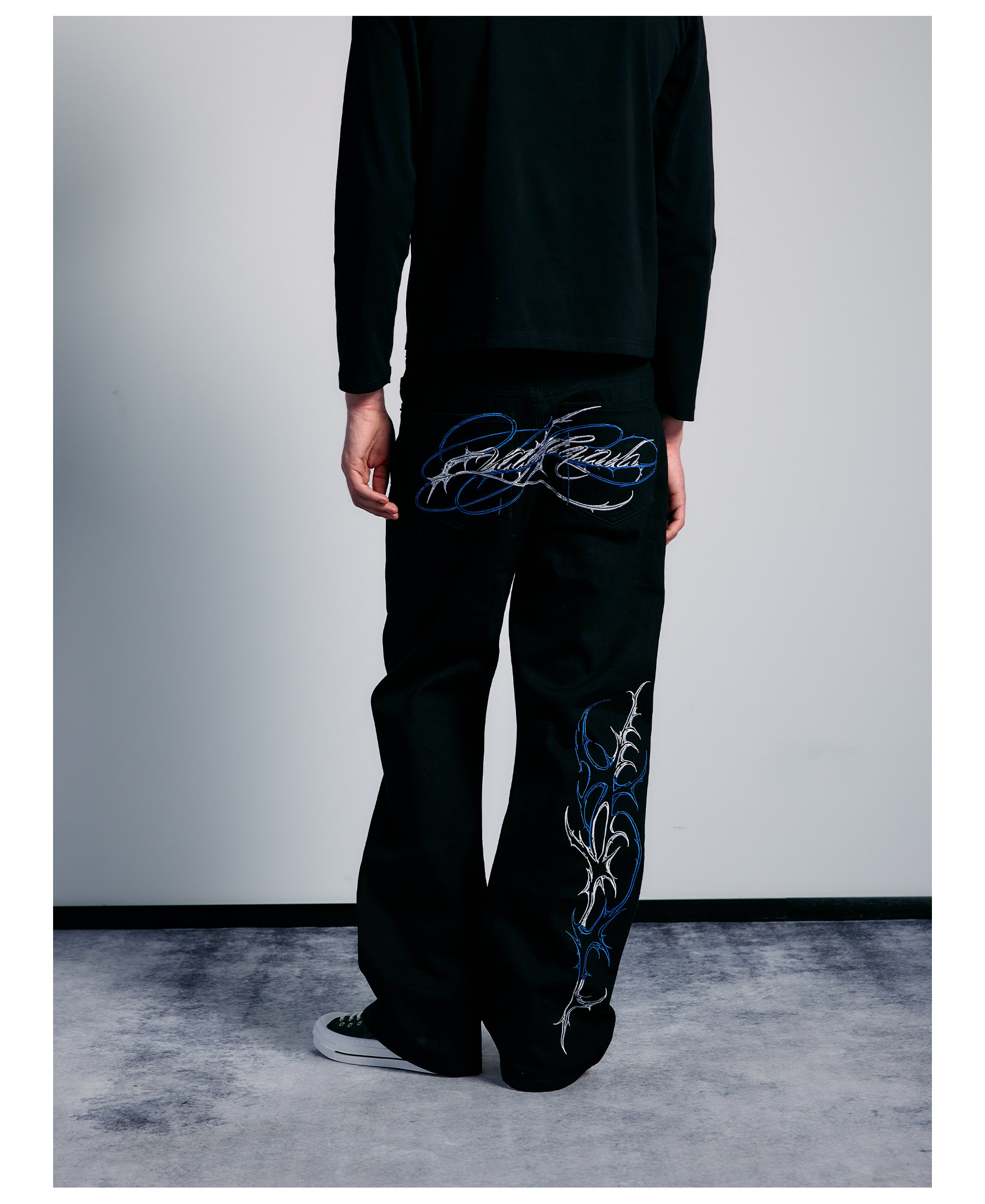 PAIKI Ice Blue Thorn Embroidered 13oz Straight-Leg Jeans