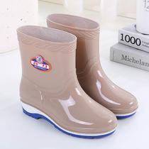 Fashionable autumn and winter water shoes for women mid-calf anti-slip rain boots waterproof and wear-resistant plus velvet rubber shoes mid-cut rain boots work large size