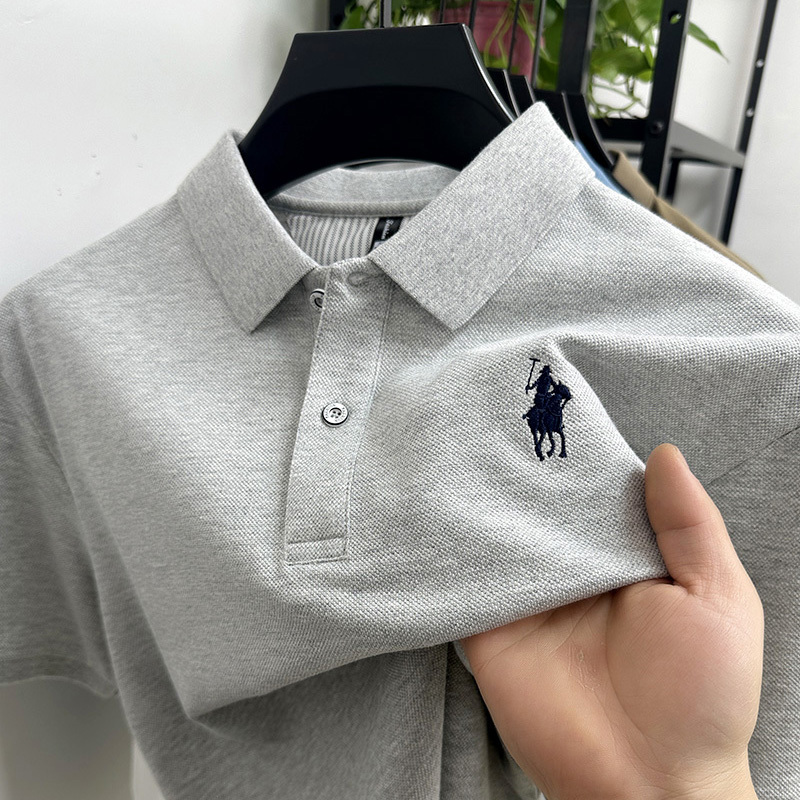 (Split Hem) 100% Cotton Polo Shirt Short-Sleeved Men's Solid Color Polo Shirt with Embroidered Pony Logo and Turn-Down Collar for Men