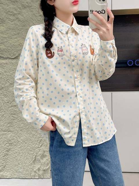 Row of cats embroidered lapel long sleeve polka dot shirt
