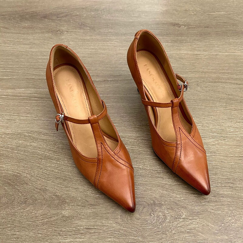 2026 Spring and Autumn New Style Elegant Genuine Leather Shallow Buckle Pointed Toe Fashion High Heels Thin Heel Commuting Brown Single Shoes