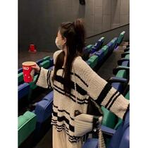 New high-end spring and autumn new high-end black and white striped loose lazy style knitted sweater for women medium and long style slim outer wear