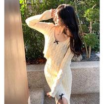 Ready-stock design knitted sweater two-piece set for women spring and autumn new French retro ladylike temperament slit skirt