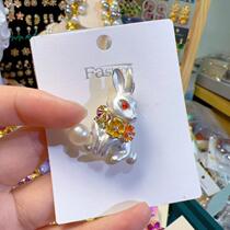 New 2023 new year of birth rabbit brooch cute badge decorative pin couple bag small pendant creative