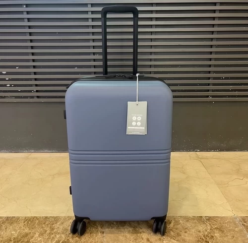 Ударопрочный багажный японский чемодан