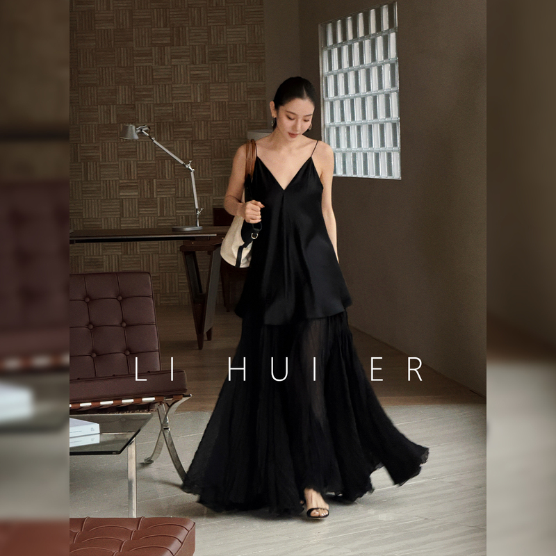 Lihuier [the Realm of Adduction] Textured Black Midi Skirt for Women, Spring Long Skirt with Large Flare Umbrella Skirt