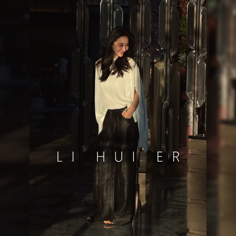 Lihuier [Su Li] Design-Inspired Cape Blouse for Women, Summer Style, White Minimalist Knit Top