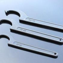 Crescent wrench hook round nut wrench side hole water meter cover hook wrench water meter cover hook wrench heat treatment