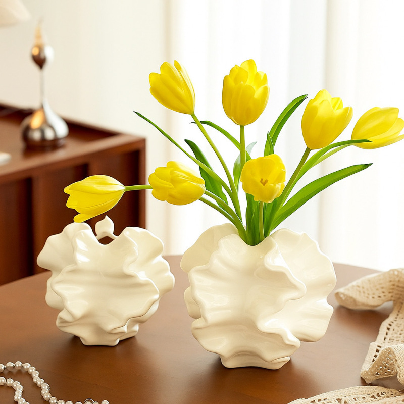 Ins-Style Modern Coral Vase, Personalized High-Value Ceramic Retro Art Flower Vessel, Homestay Living Room Tabletop Decoration Ins-Style Modern Coral Vase, Personalized High-Value Ceramic Retro Art Flower Vessel, Homestay Living Room Tabletop Decoration