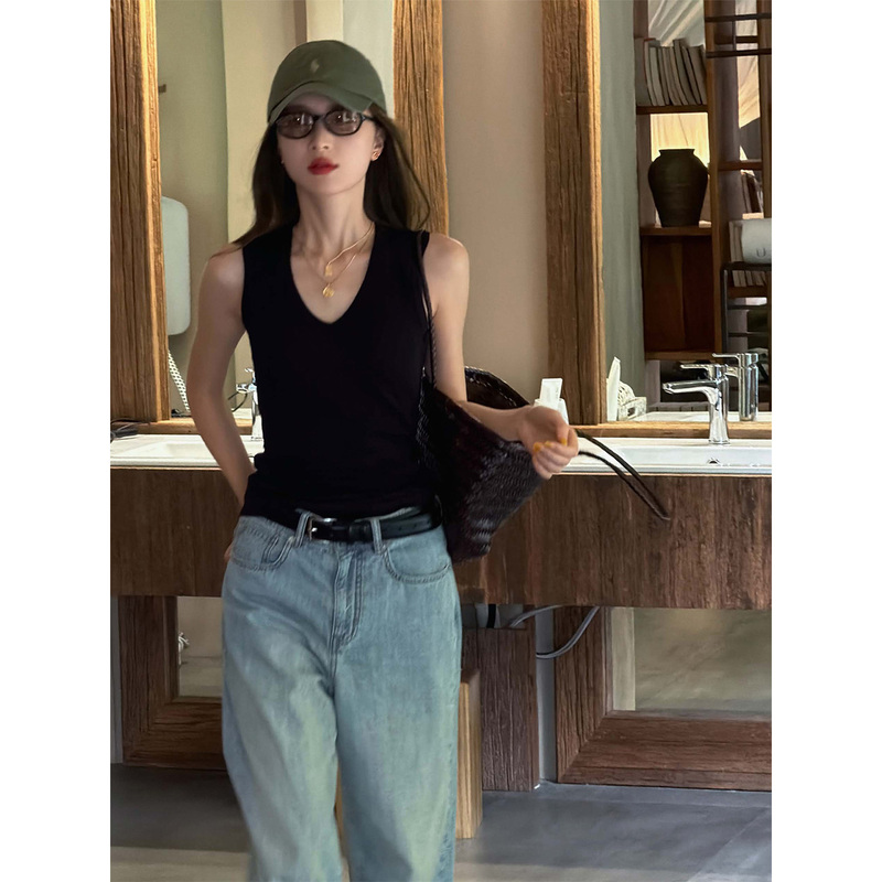 Fiery Fire【Black Spades】Black V-Neck Vest for Women, New Summer Sleeveless Slimming Commuter Versatile Top Fiery Fire【Black Spades】Black V-Neck Vest for Women, New Summer Sleeveless Slimming Commuter Versatile Top