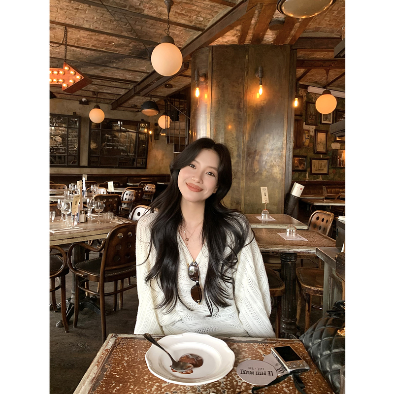 Daqianwithu Wool Hollow-Out Knit Relaxed Fit Slimming Pullover Sweater Daqianwithu Wool Hollow-Out Knit Relaxed Fit Slimming Pullover Sweater