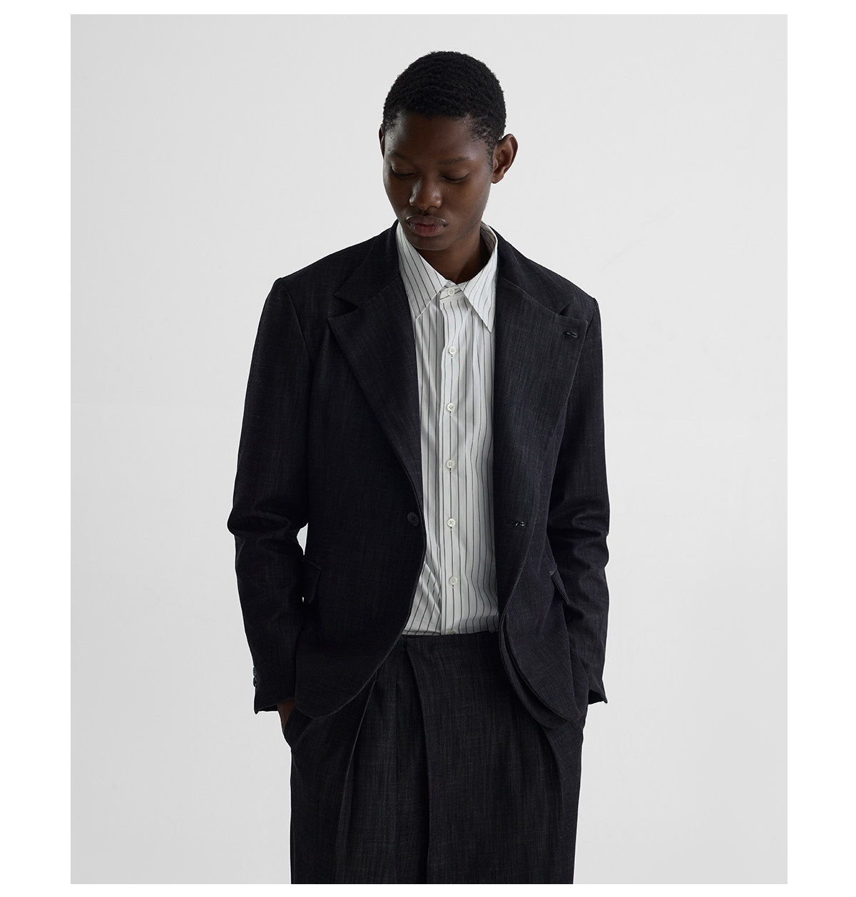 Slight Vogue Tailored Peak-Lapel Denim Blazer