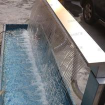 Customized flowing water curtain waterfall outlet garden stainless steel courtyard rockery water curtain landscaping water feature wall artificial overlapping water