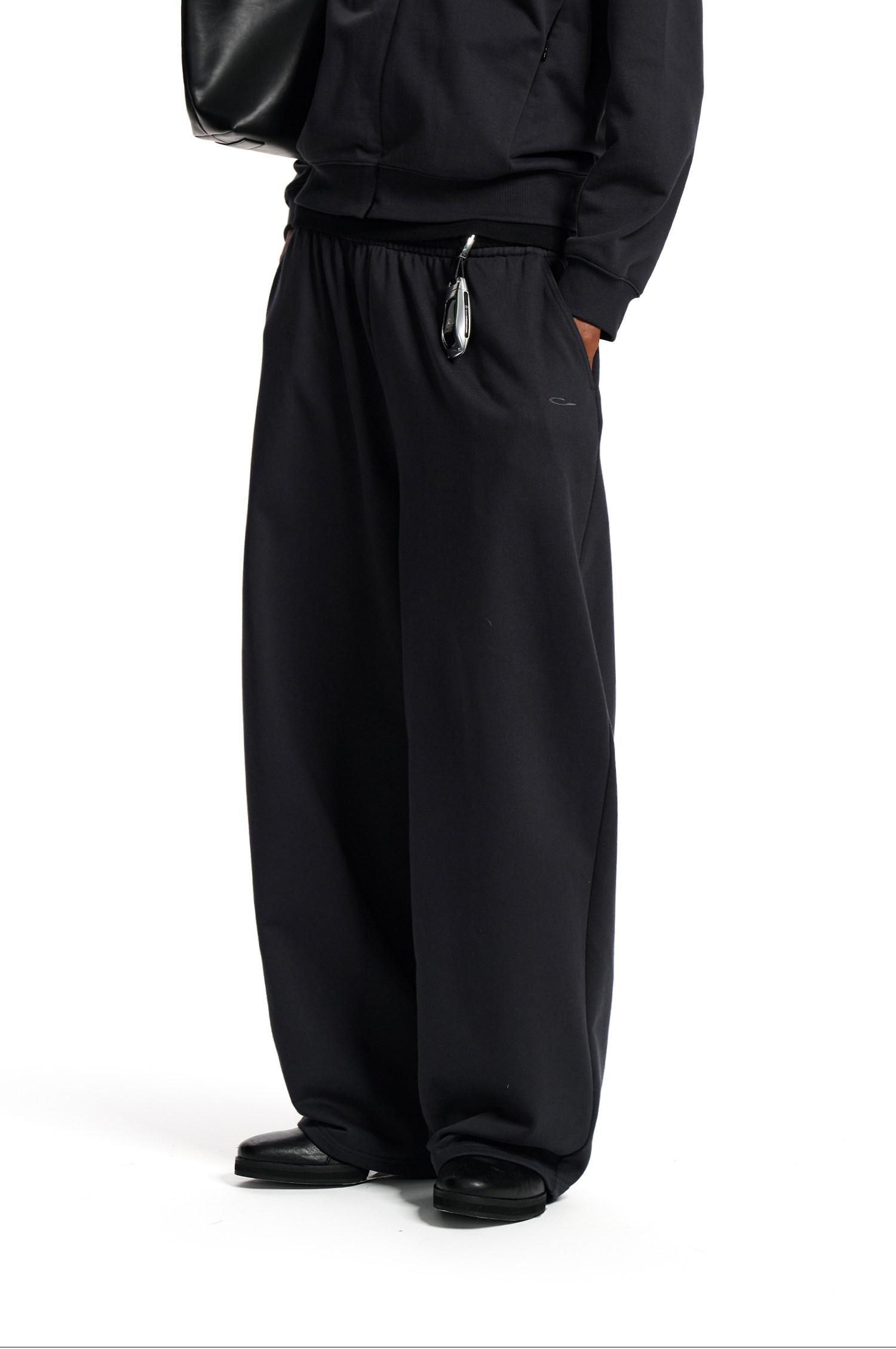 Loopsoon Wide-Leg Straight Sweatpants