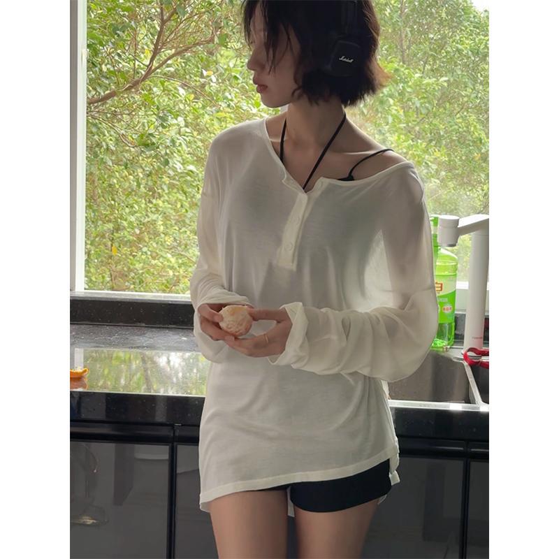 Gumiao's "Full Marks of Lazy Elegance Blouse" Is a Spring and Summer Loose-Fitting, Slightly Sheer Long-Sleeved T-Shirt That Is Versatile and Creates a Relaxed Feel