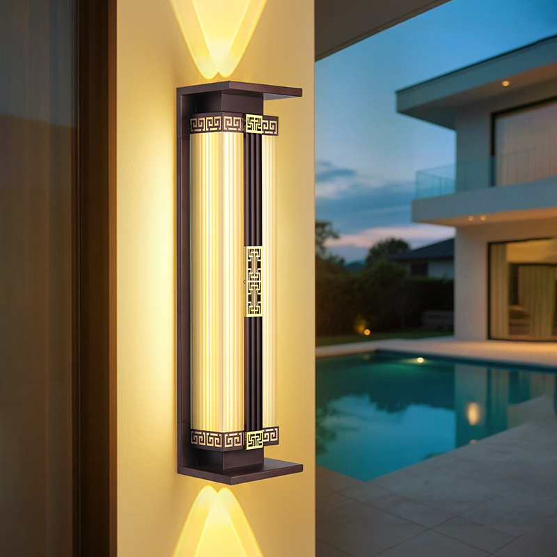 Solar Outdoor Wall Lights for Courtyard, Villa, Hotel, Waterproof up and down Spotlights, Wall Lights for Pillars on Both Sides of the Gate, Fence Lights