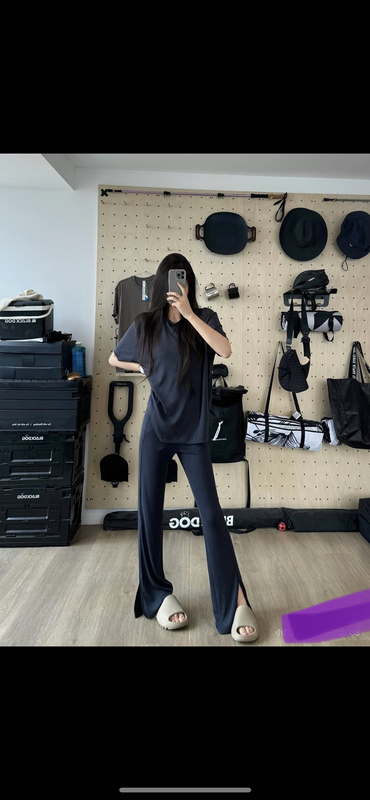 Dr@Pey Tops Are Comfortable and Have a High-End Feel, Offering a Relaxed Vibe. They Can Be Paired with Pants of the Same Fabric from the Store!