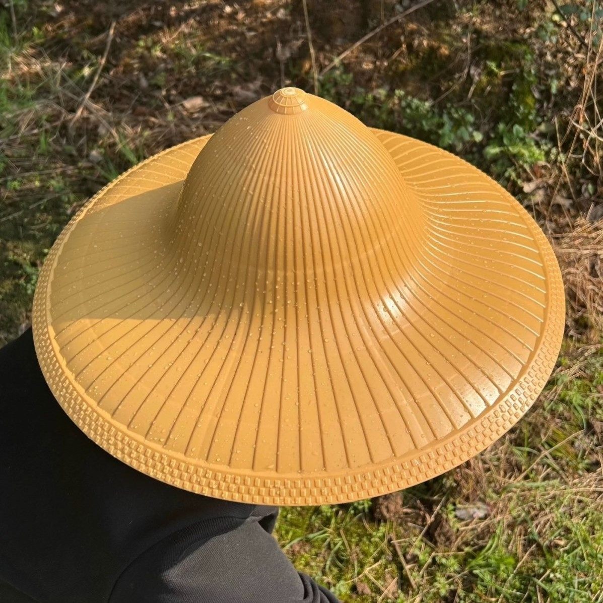 海南省の円錐形帽子、防水、防雨、日焼け防止、ユニセックス、オールシーズン、農村、作業に適しており、つばが広い。