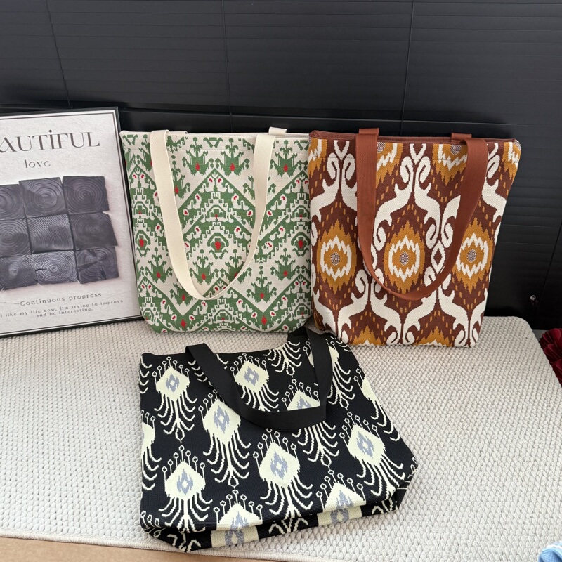 Xinjiang Ethnic Style Large-Capacity Handbag with Delais Pattern Knitted Shoulder Bucket Tote Zipper Bag Souvenir