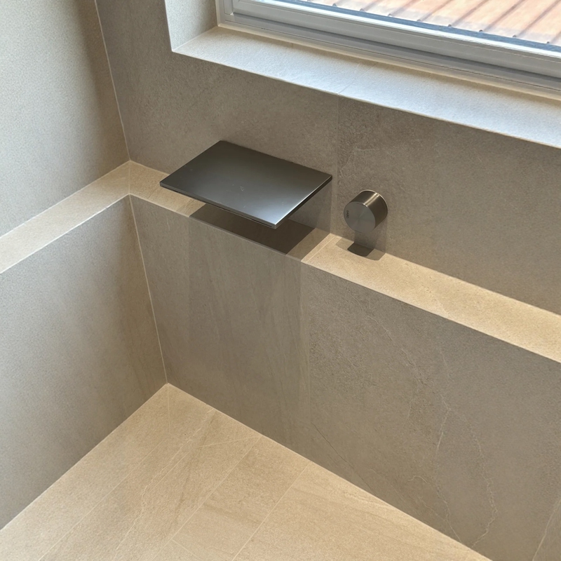 Italian Minimalist Concealed Wall-Mounted Waterfall Faucet, Hot and Cold, All-Copper Brushed Nickel Wall Outlet, Pre-Installed Bathtub Shower Faucet