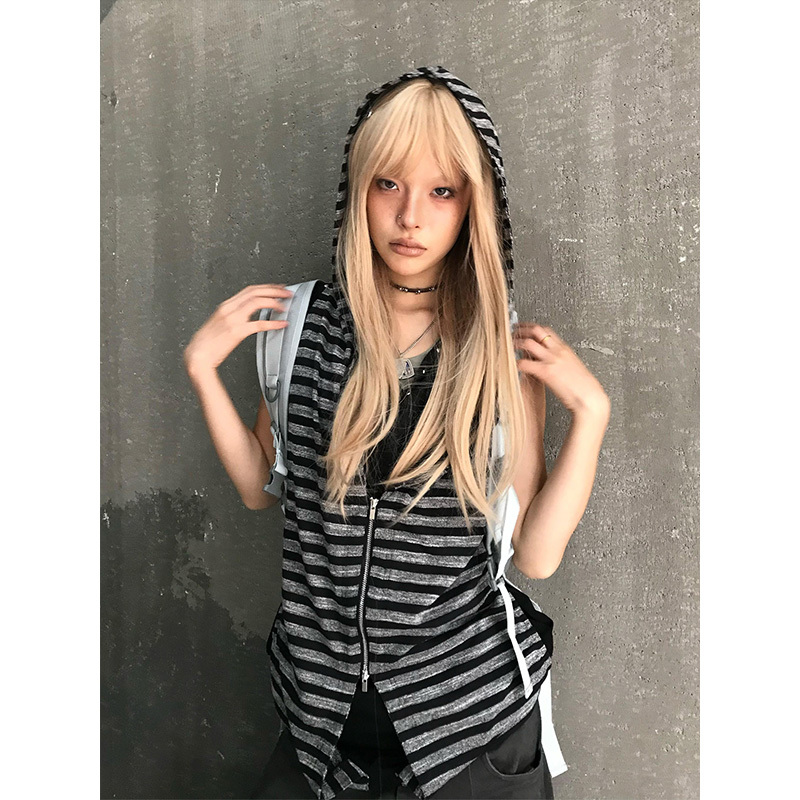 Fake Two-Piece Striped Sleeveless Vest for Women, New Summer Design, Hooded T-Shirt, Street Punk Style, Loose Top Fake Two-Piece Striped Sleeveless Vest for Women, New Summer Design, Hooded T-Shirt, Street Punk Style, Loose Top