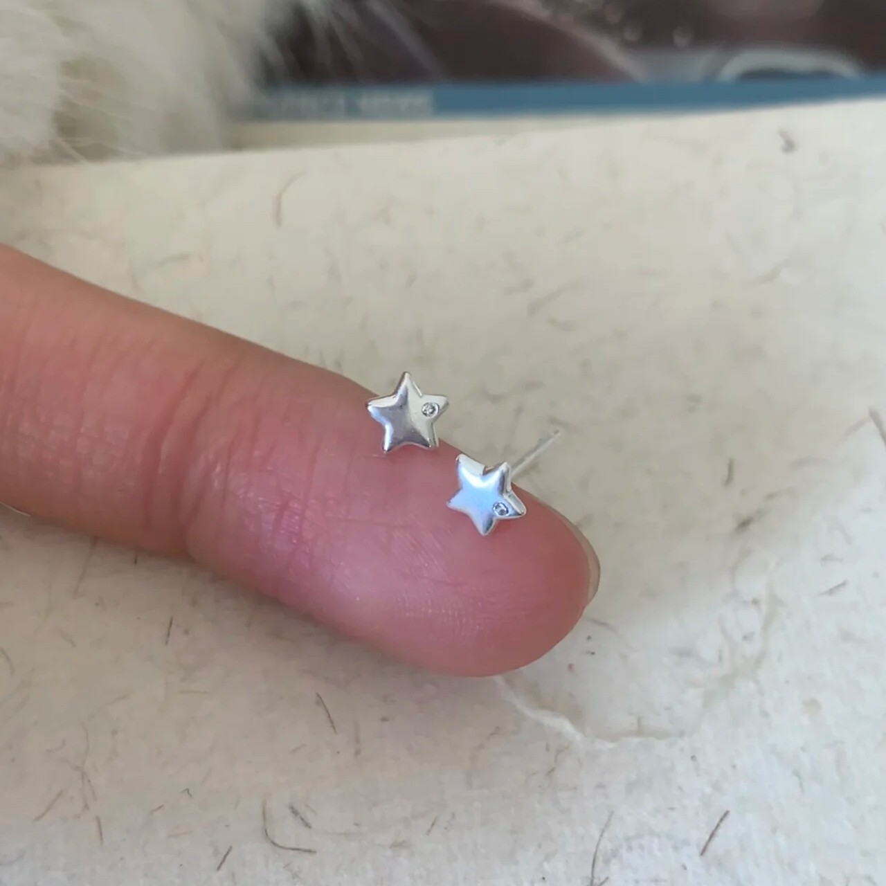 Серьги-звезды из стерлингового серебра S999 пробы, женский простой, компактный, холодный стиль, корейский темперамент, чистые красные ногти в виде косточек для ушей, серьги с микро-бриллиантами