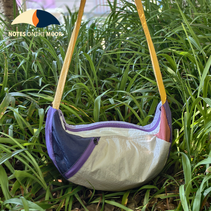 Notes Onthe Moor Outdoor Hiking, Mountaineering, Travel and Cycling Ultra-Light Mini Nylon Shoulder Crossbody Bag