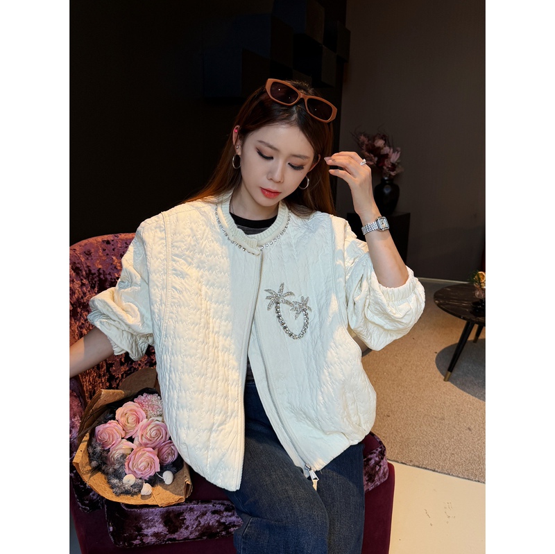 2026 Autumn Heavy Beading High-End Quilted Short Jacket for Women, Round Neck, Zipper, Loose Design Jacket 2026 Autumn Heavy Beading High-End Quilted Short Jacket for Women, Round Neck, Zipper, Loose Design Jacket