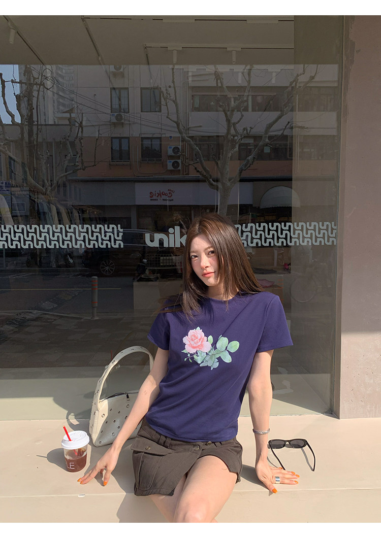 牙套大汪 【Розы! Розы】 Принтованная футболка с короткими рукавами летняя универсальная стройнящая блузка