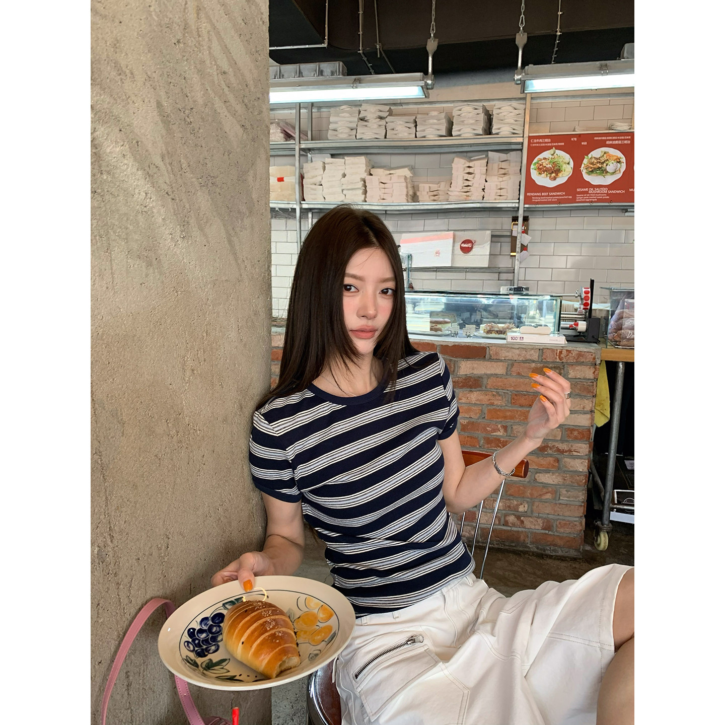 牙套大汪【小时光】Многослойный комплект темно-синяя черная полоска майка + футболка приталенного кроя