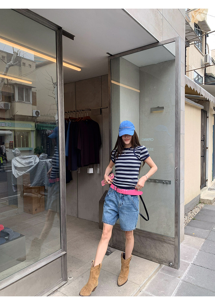 牙套大汪【小时光】Многослойный комплект темно-синяя черная полоска майка + футболка приталенного кроя