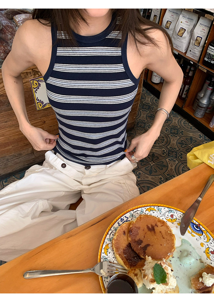 牙套大汪【小时光】Многослойный комплект темно-синяя черная полоска майка + футболка приталенного кроя