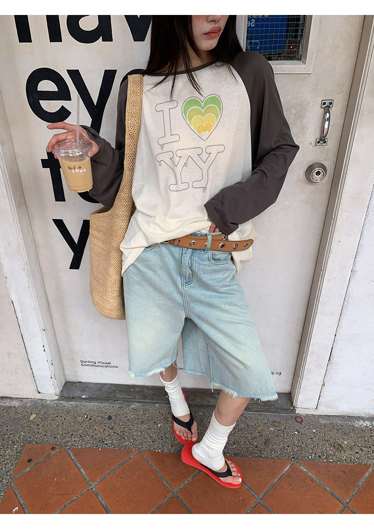 Стильные женские джинсы средней длины с эффектом потертости 牙套大汪