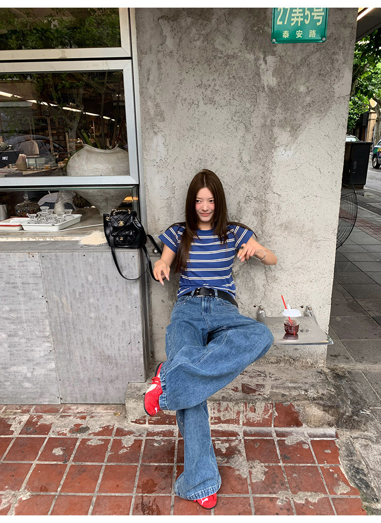 牙套大汪 【Синяя морская душа】 Женская футболка 2025 лето новая стильная простая прямоплечая короткий рукав