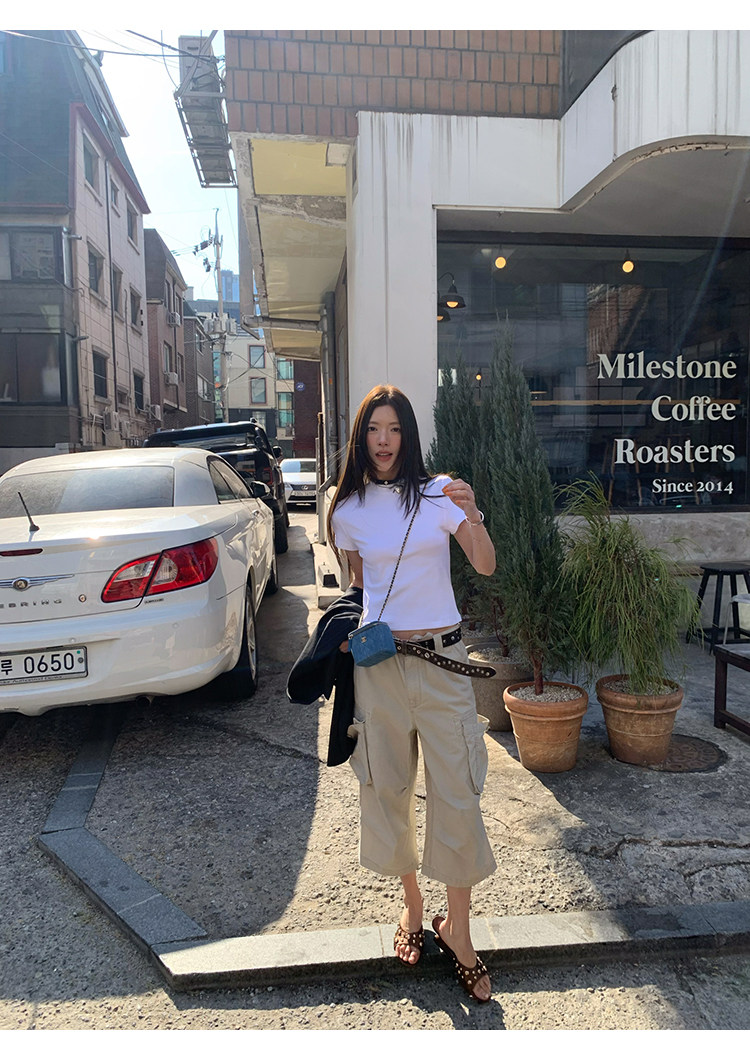 牙套大汪 минималистичная базовая футболка с коротким рукавом и прямыми плечами