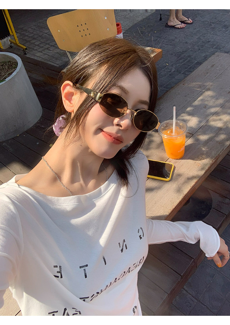 牙套大汪 【Basic Fashionista】 Состаренная футболка с длинными рукавами с потертым принтом букв