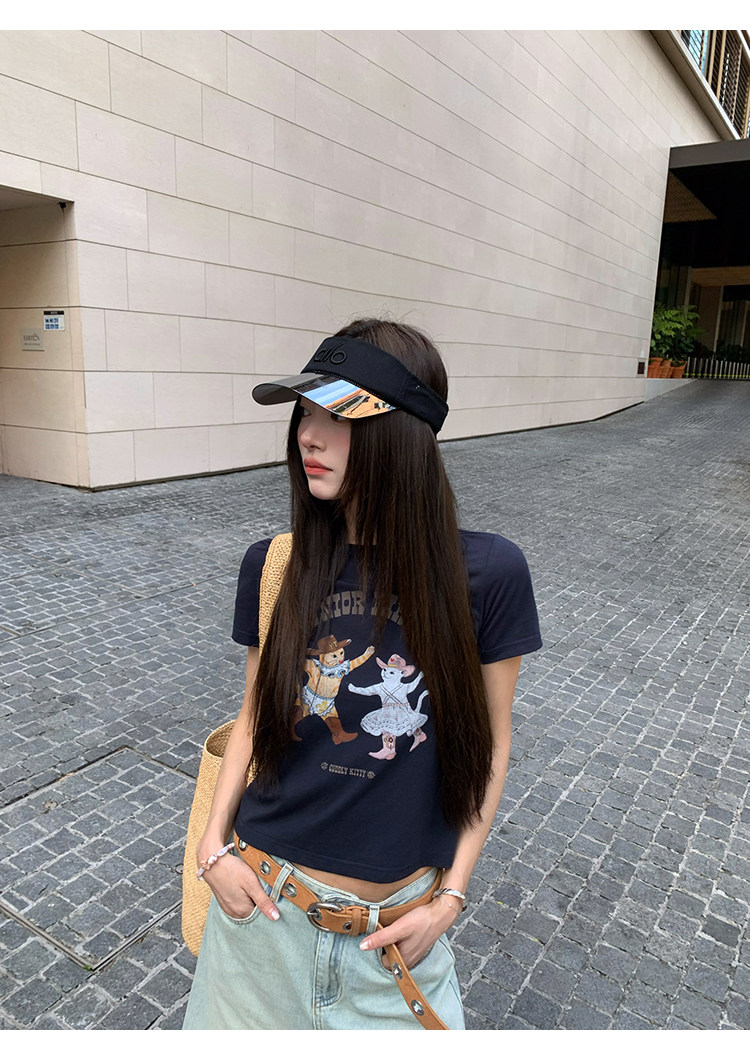 Супер милая новая модель 2026 приталенная футболка с принтом букв Dancing Kitten