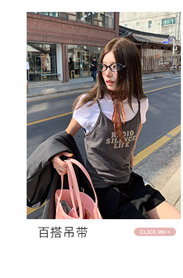 牙套大汪 минималистичная базовая футболка с коротким рукавом и прямыми плечами