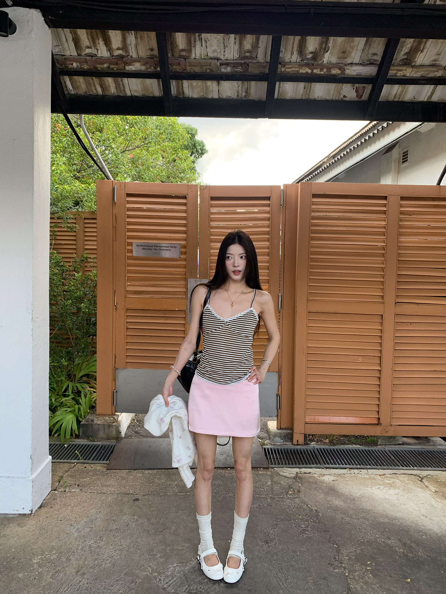 Супер нежная юбка-карандаш женская летняя 2026 новая модель облегающая стройнящая короткая юбка