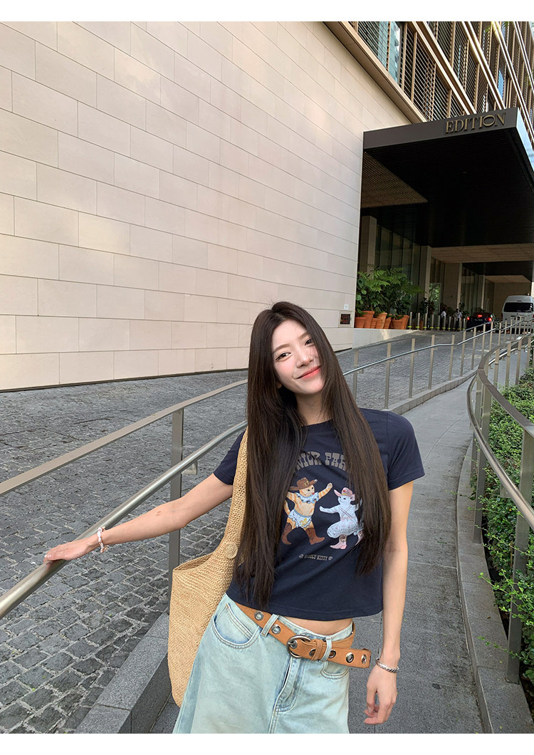 Супер милая новая модель 2026 приталенная футболка с принтом букв Dancing Kitten