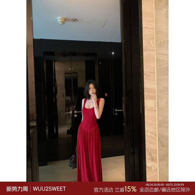 Wu Tai Tian's High-End and Sophisticated U-Neck Spaghetti Strap Dress for Women, Elegant and Graceful Long Dress with a Cinched Waist and Flared Skirt Wu Tai Tian's High-End and Sophisticated U-Neck Spaghetti Strap Dress for Women, Elegant and Graceful Long Dress with a Cinched Waist and Flared Skirt