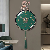 Decorate the clock wall clock in the living room household fashion 2022 new minimal creative modern light luxury wall red clock