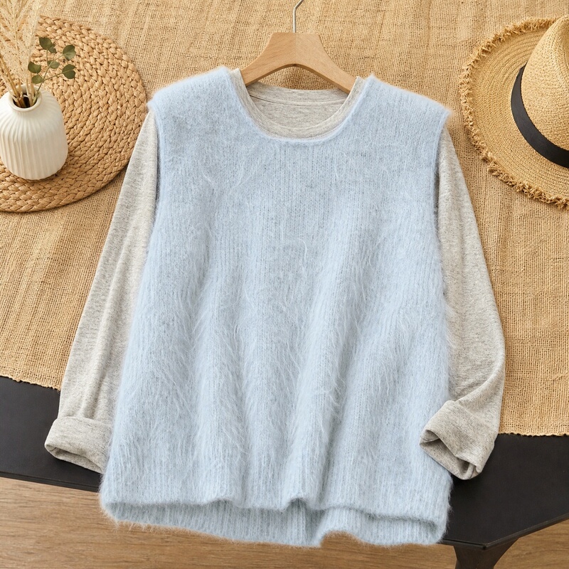 Knitted Vest for Women, 2026 Autumn, Light Blue, Round Neck, Sleeveless, Loose Fit, Korean Style, Layered Outerwear, New Arrival Top Knitted Vest for Women, 2026 Autumn, Light Blue, Round Neck, Sleeveless, Loose Fit, Korean Style, Layered Outerwear, New Arrival Top